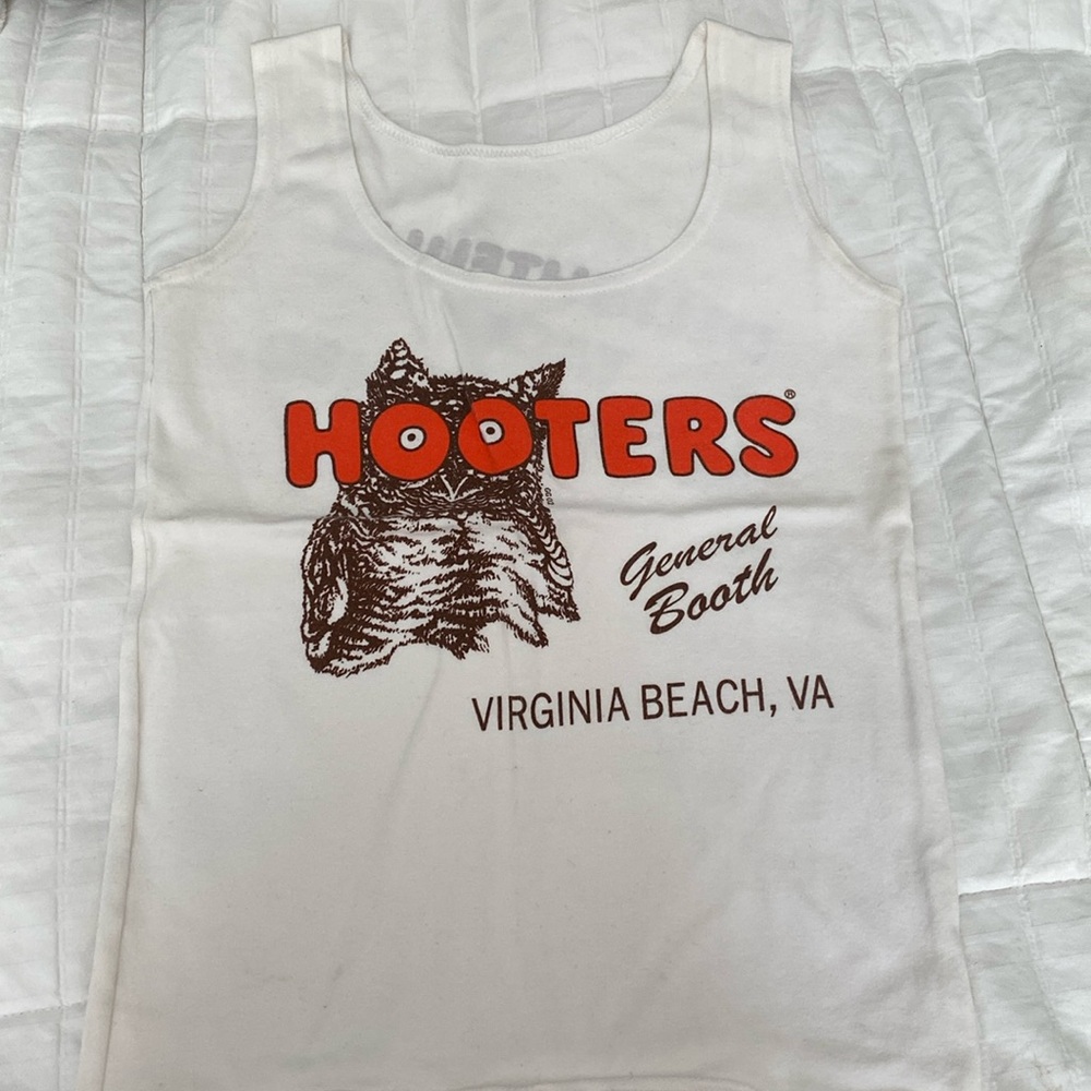White Hooters Girl Uniform Shirt. XS Virginia Beach, VA